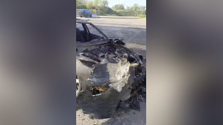 Воронежцы сняли на видео пылающий Mercedes-Benz дрифтеров