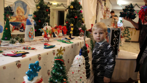 Подгоренцы собрали более 10 тыс рублей на благотворительной ярмарке для детей-инвалидов