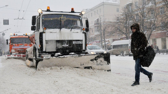 Коммунальщики вывезли из Воронежа 5 тыс тонн снега за ночь