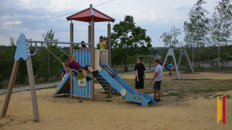 В верхнемамонском селе реконструируют детскую игровую площадку