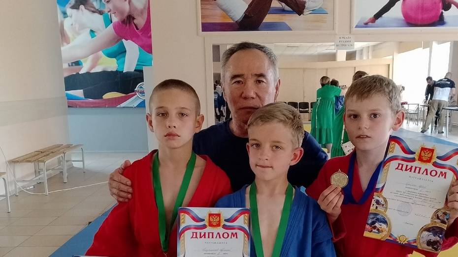 Бутурлиновские самбисты взяли 3 медали на открытом первенстве в Павловске