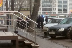 В Воронеже мужчина с ножом напал на продавщицу в чебуречной