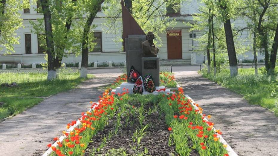 В Петропавловке реконструируют «Школьный» парк