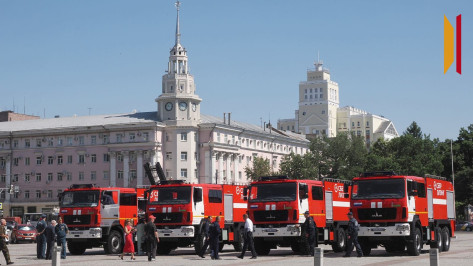 Новую пожарно-спасательную технику белорусского производства передали Воронежской области