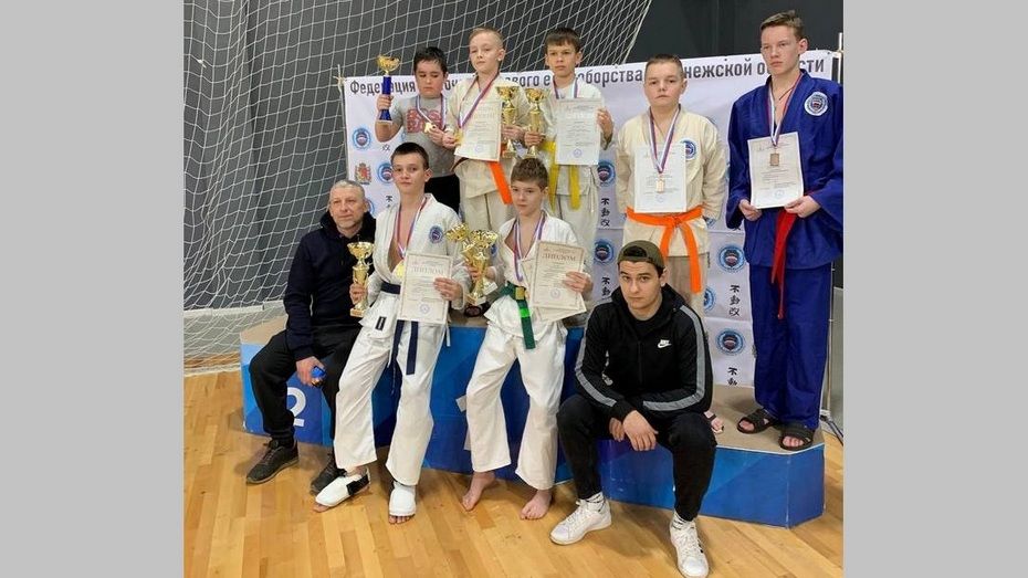 Верхнехавские каратисты взяли 6 золотых медалей на Кубке области