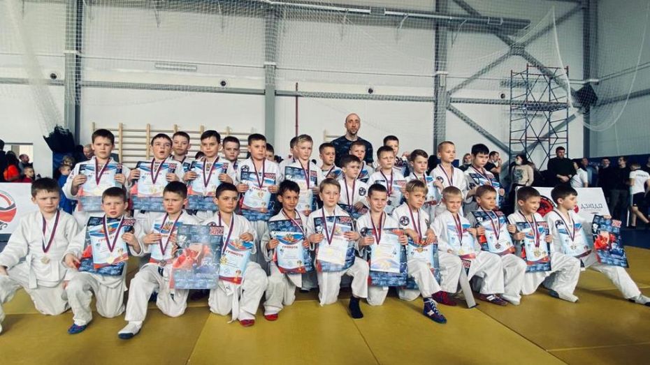 Борисоглебцы завоевали 16 золотых медалей на открытом турнире по универсальному бою