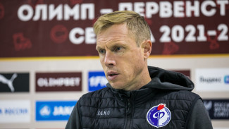 Воронежский «Факел» продлил контракт с главным тренером Олегом Василенко