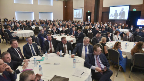 Задел на десятилетие. Что предложили участники стратегической сессии в Воронеже для развития региона