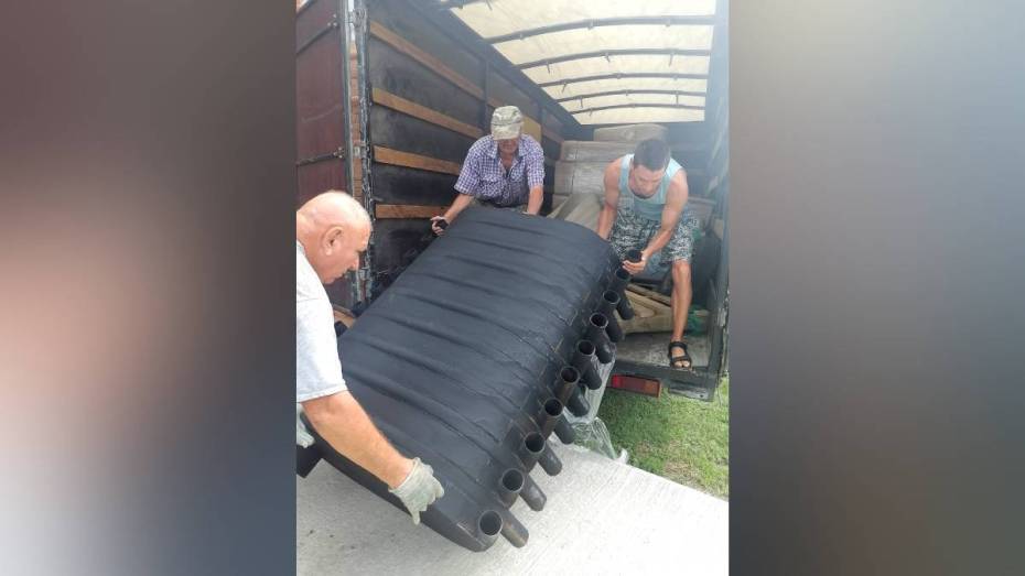 В Верхнемамонском районе благотворители подарили сельскому храму новую печь