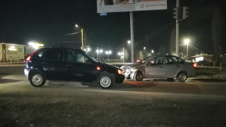 Две женщины пострадали в Воронежской области при столкновении «Гранты» и «Калины»