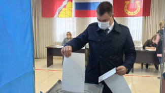 Глава Новоусманского района проголосовал на выборах в Госдуму РФ