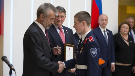 Подросток из Воронежской области получил медаль за спасение утопающего