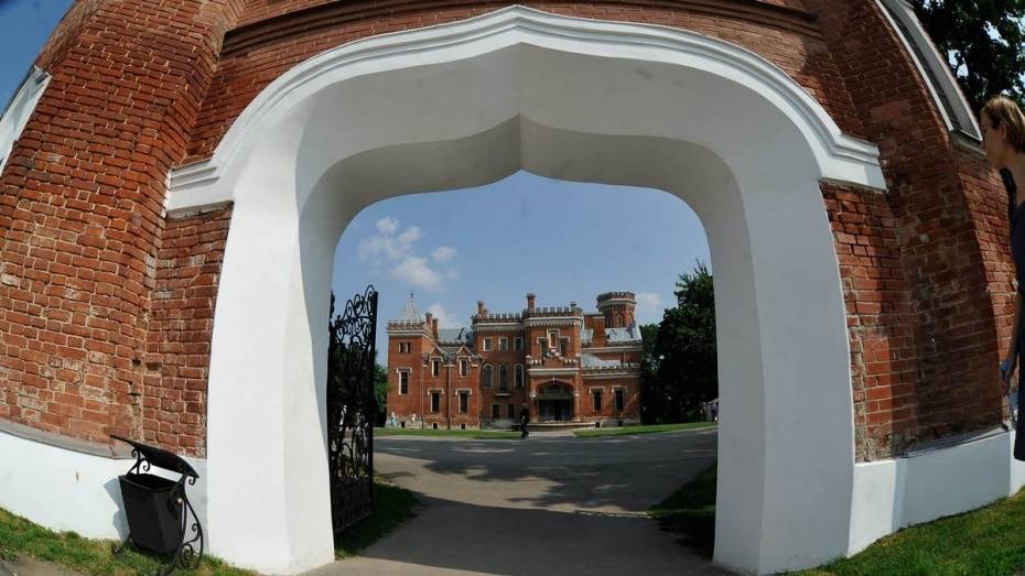 Дворец Ольденбургских под Воронежем бесплатно примет посетителей 9 мая