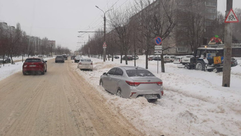 Сотрудники ГИБДД усилят контроль за правилами парковки вдоль дорог в Воронеже