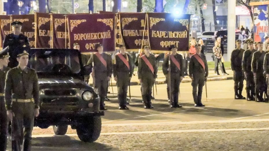 Воронежцы увидели ночную репетицию парада Победы