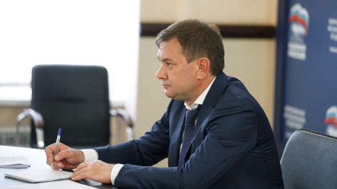 Председатель облдумы Владимир Нетесов помог воронежцам решить вопросы ЖКХ и благоустройства
