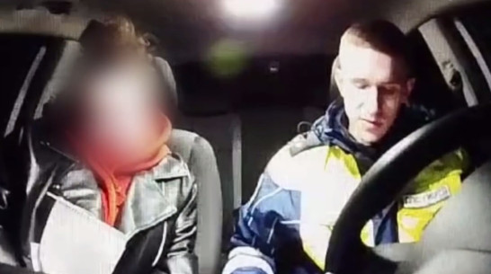 Пьяная 18-летняя девушка без прав разбила машину в Воронежской области: видео