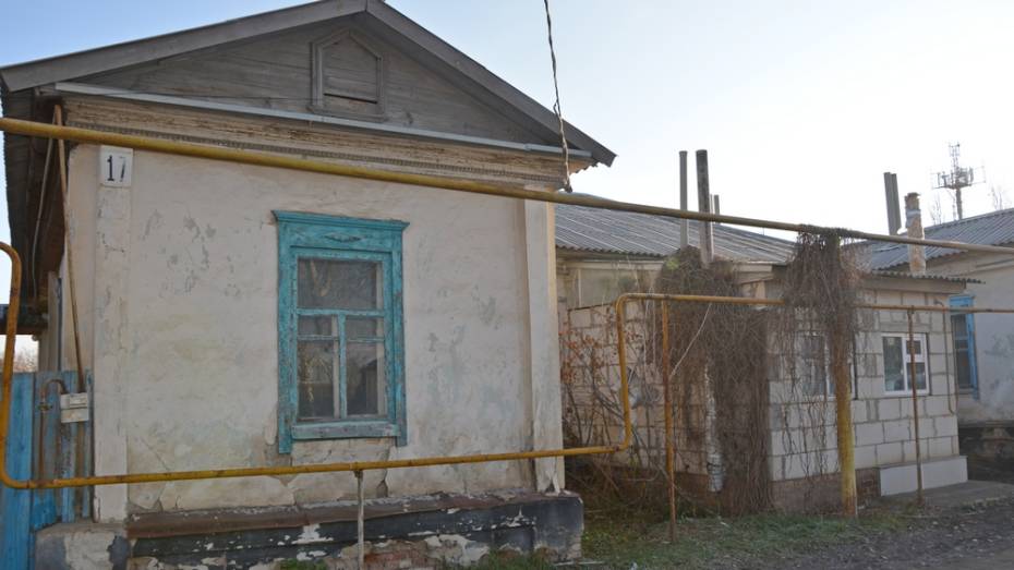 Жильцы 100-летнего дома в Россоши обратились за помощью на Первый канал
