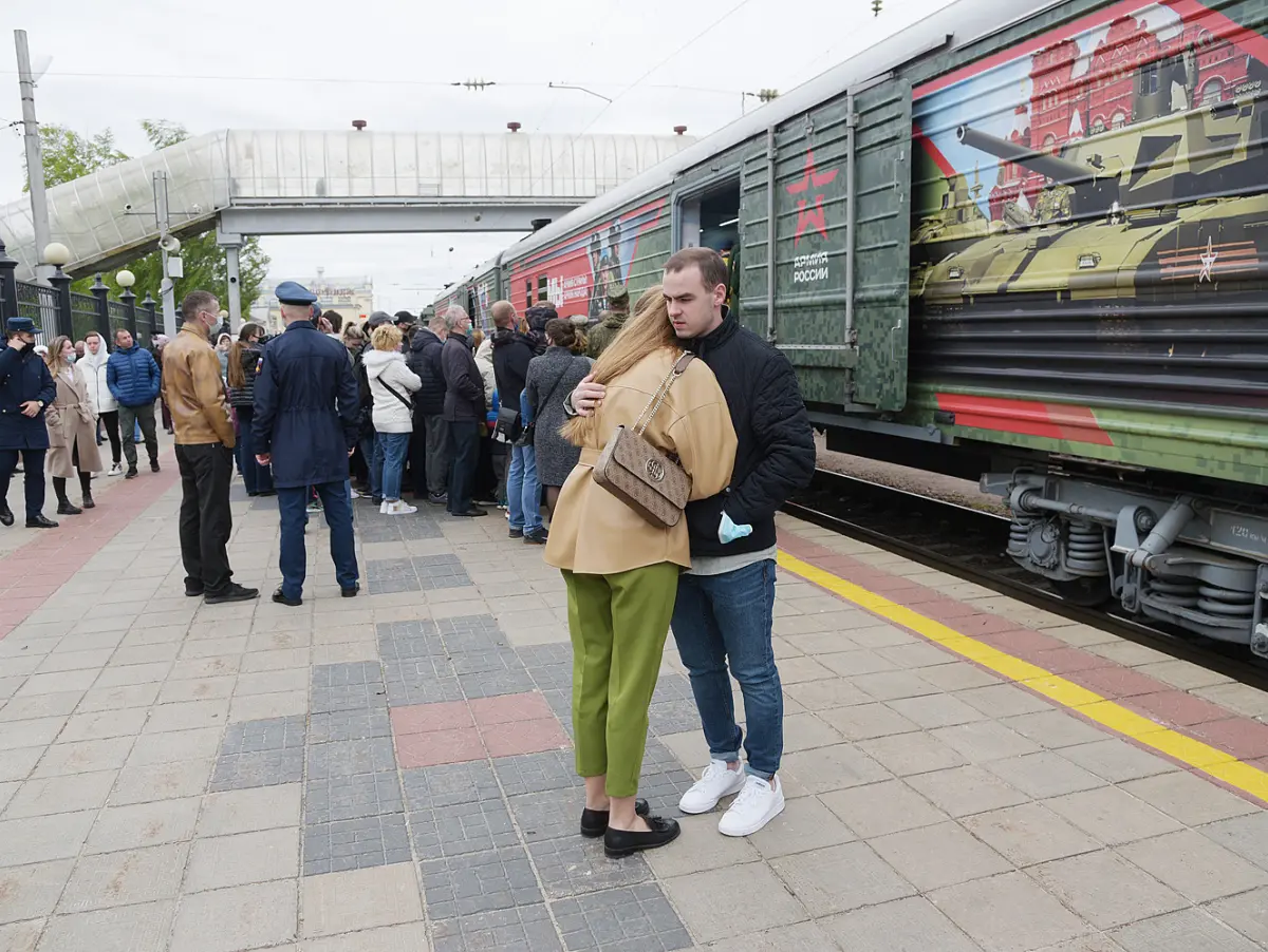 В одном составе. Воронежцы встретили агитпоезд «Мы – армия страны! Мы –  армия народа!»