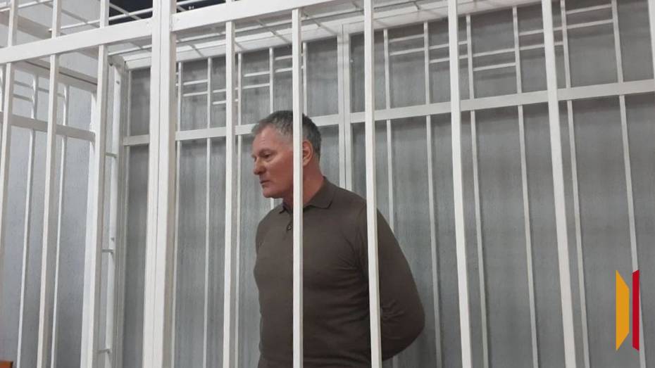 «Разрешите побыть дома с семьей»: в воронежском суде после перерыва продолжили рассматривать дело главы «Русского аппетита»