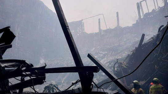 Пожарные ликвидировали открытое горение после теракта в «Крокус Сити Холле»