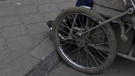 Строители оставили воронежских инвалидов-колясочников без пандусов в зданиях райсудов