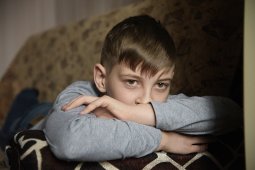 «Мама, почему я такой?» Воронежский мальчик с врожденной аномалией мечтает снова улыбаться