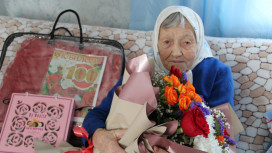 «Наша бабушка удивительная». Ветеран труда из Воронежской области отметила 100 лет