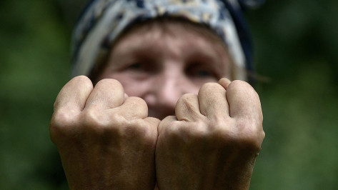 Драку бабушек сняли на видео в Воронеже