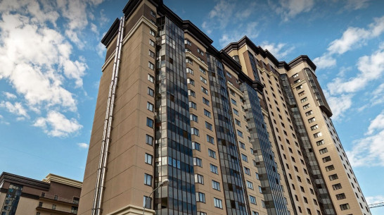 Молодой человек выпал с балкона многоэтажки на Московском проспекте в Воронеже