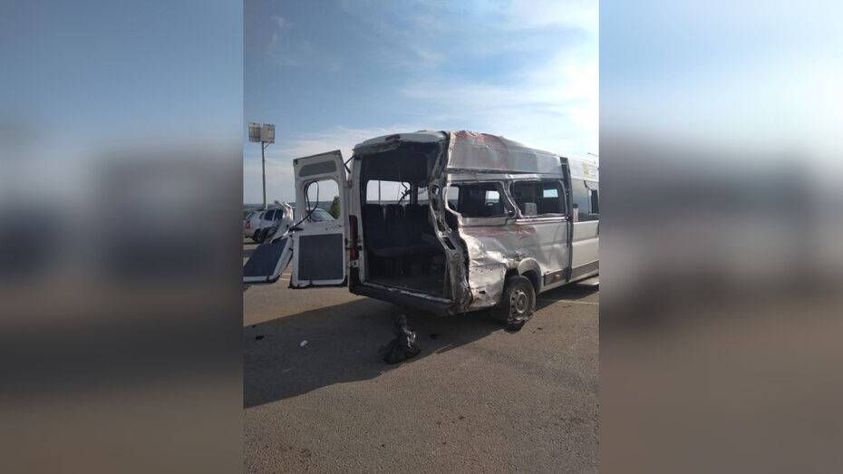 Уголовное дело возбудили после ДТП с микроавтобусом в Воронежской области