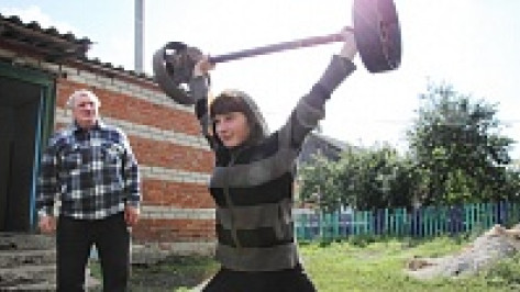 В Панинском районе поселилась чемпионка Украины по тяжелой атлетике 