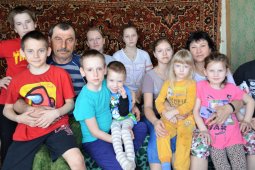 Будет новый дом. Как после пожара помогают многодетной приемной семье из Воронежской области