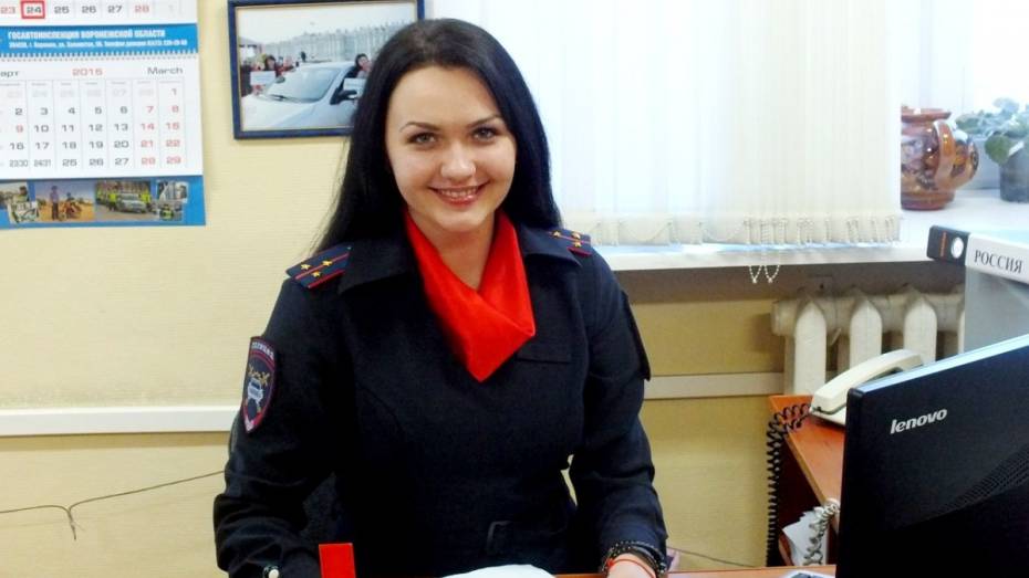 Воронежская полиция дала пользователям соцсети оценить красоту своих сотрудниц