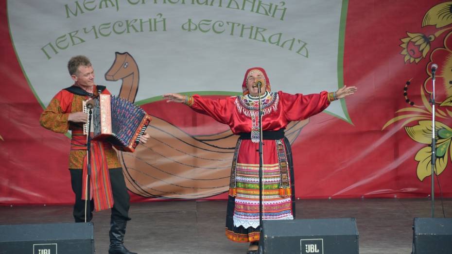 В Верхнем Мамоне прошел межрегиональный фестиваль «Песни над Доном»