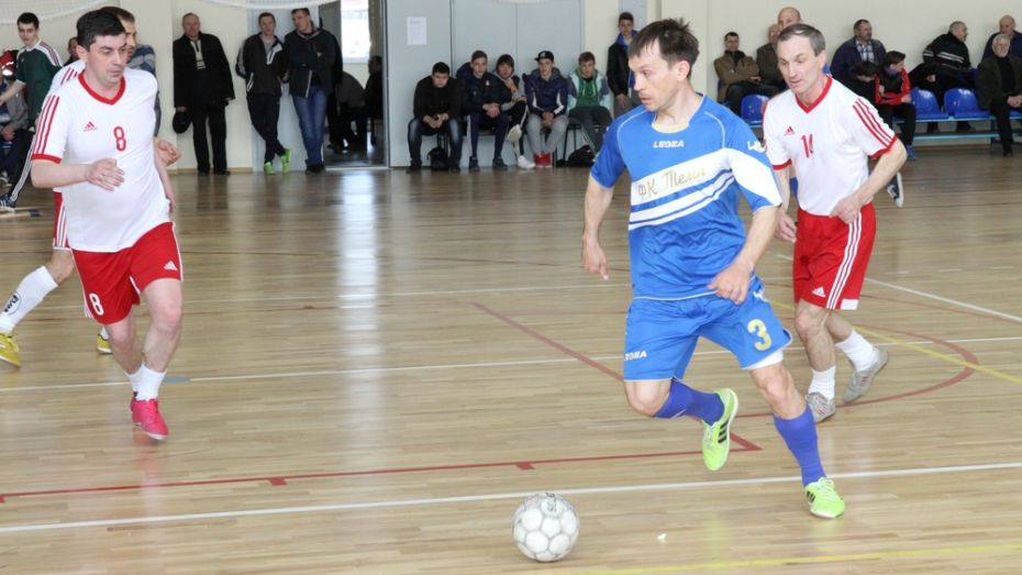 Богучарские ветераны футбола заняли второе место в чемпионате Черноземья на кубок Кусурова