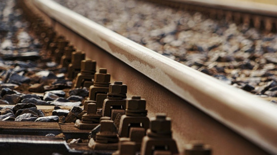 Число пассажирских поездов, задержанных из-за подрыва пути в Воронежской области, выросло до 26