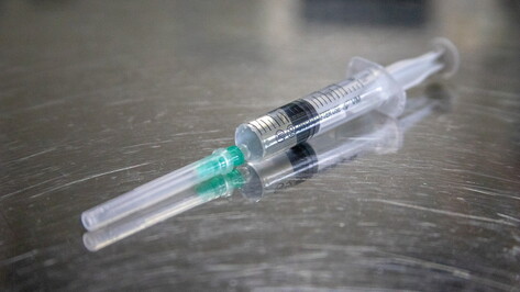 Более половины жителей Воронежской области вакцинировали от гриппа