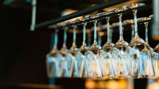 Бар на Ленинском проспекте в Воронеже выставили на продажу за 35 млн рублей