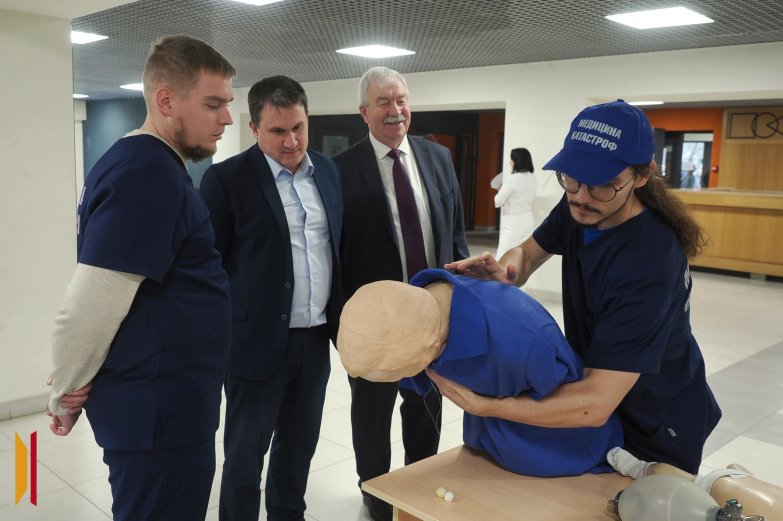 Юные медики