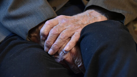 В Воронежской области 93-летнего старика открыто ограбили на рынке