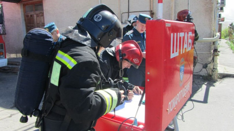 В Воронеже при пожаре пенсионерка отравилась угарным газом