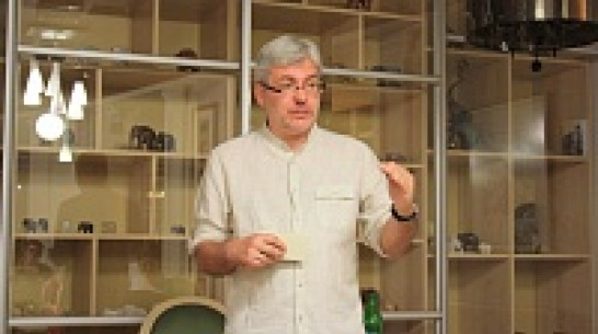 Писатель Евгений Водолазкин рассказал воронежцам, чем древнерусская литература отличается от современной