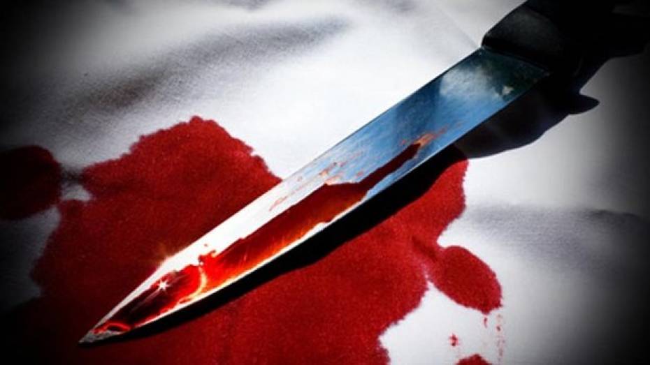 Житель Семилукского района набросился с ножом на фельдшера скорой помощи
