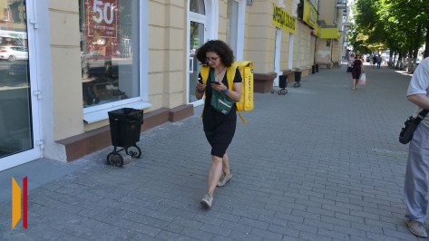 Курьеры – в топе. Как воронежским подросткам заработать на летних каникулах