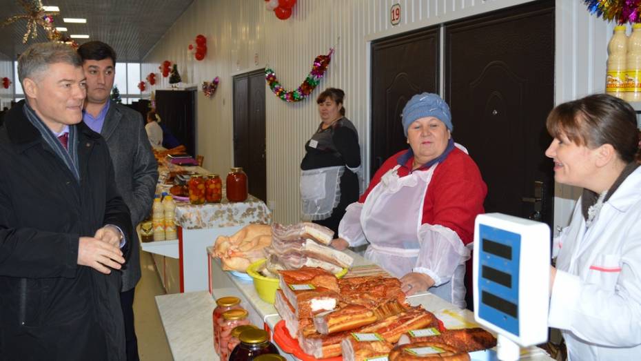 В Рамонском районе открылся новый продовольственный рынок