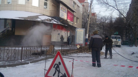 В Воронеже жители многоэтажки лишились отопления из-за аварии на теплосети