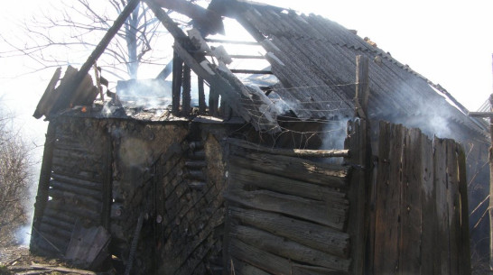 В нижнедевицком хуторе полностью сгорел жилой дом