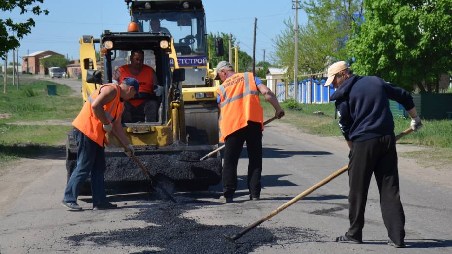 В Верхнемамонском районе на ремонт дорог потратят около 29 млн рублей