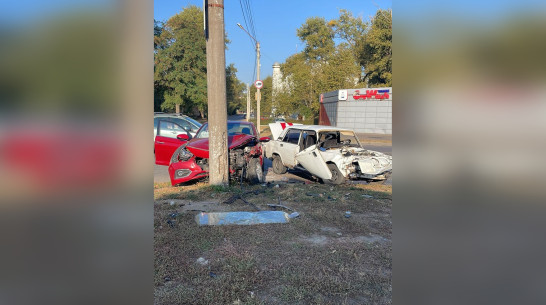 В Воронеже 3 человека попали в больницу после жесткого ДТП на левом берегу